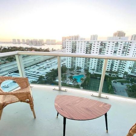 Zen Vacation Rentals Modern Penthouse Across Ocean Miami Beach Exterior foto