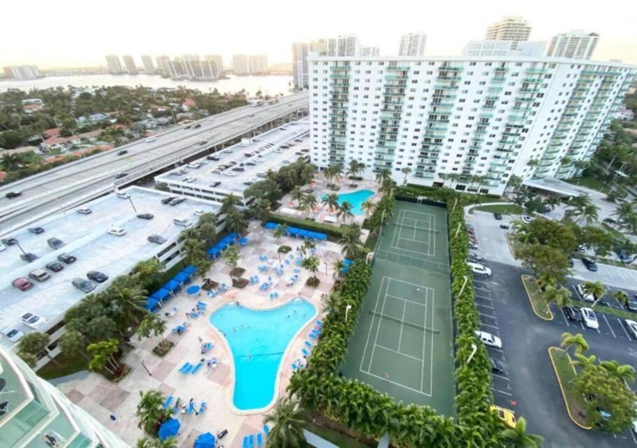 Zen Vacation Rentals Modern Penthouse Across Ocean Miami Beach Exterior foto
