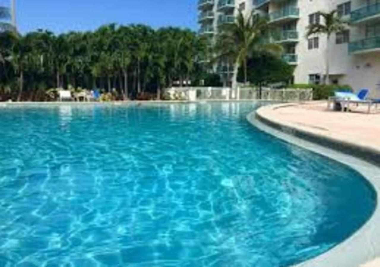 Zen Vacation Rentals Modern Penthouse Across Ocean Miami Beach Exterior foto