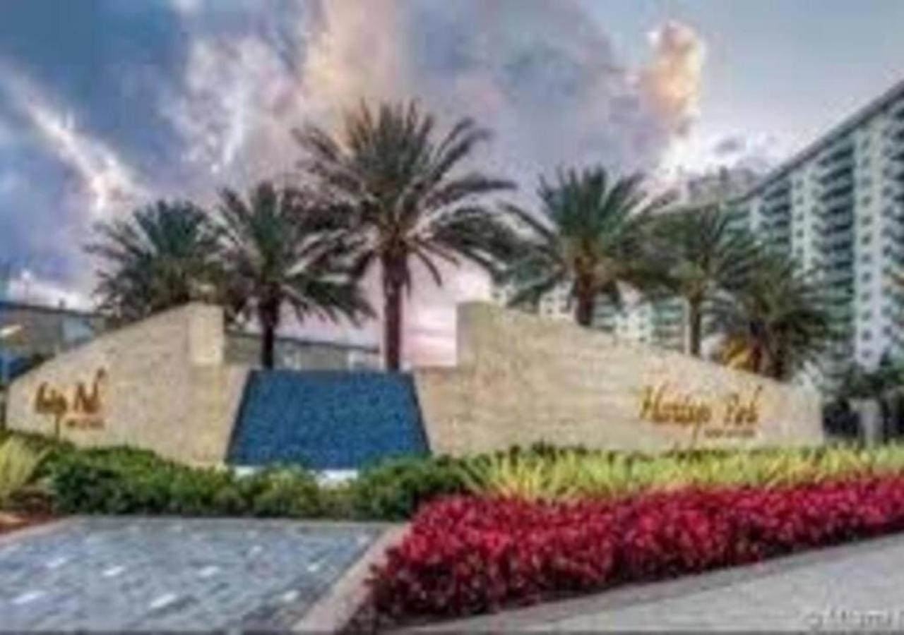 Zen Vacation Rentals Modern Penthouse Across Ocean Miami Beach Exterior foto
