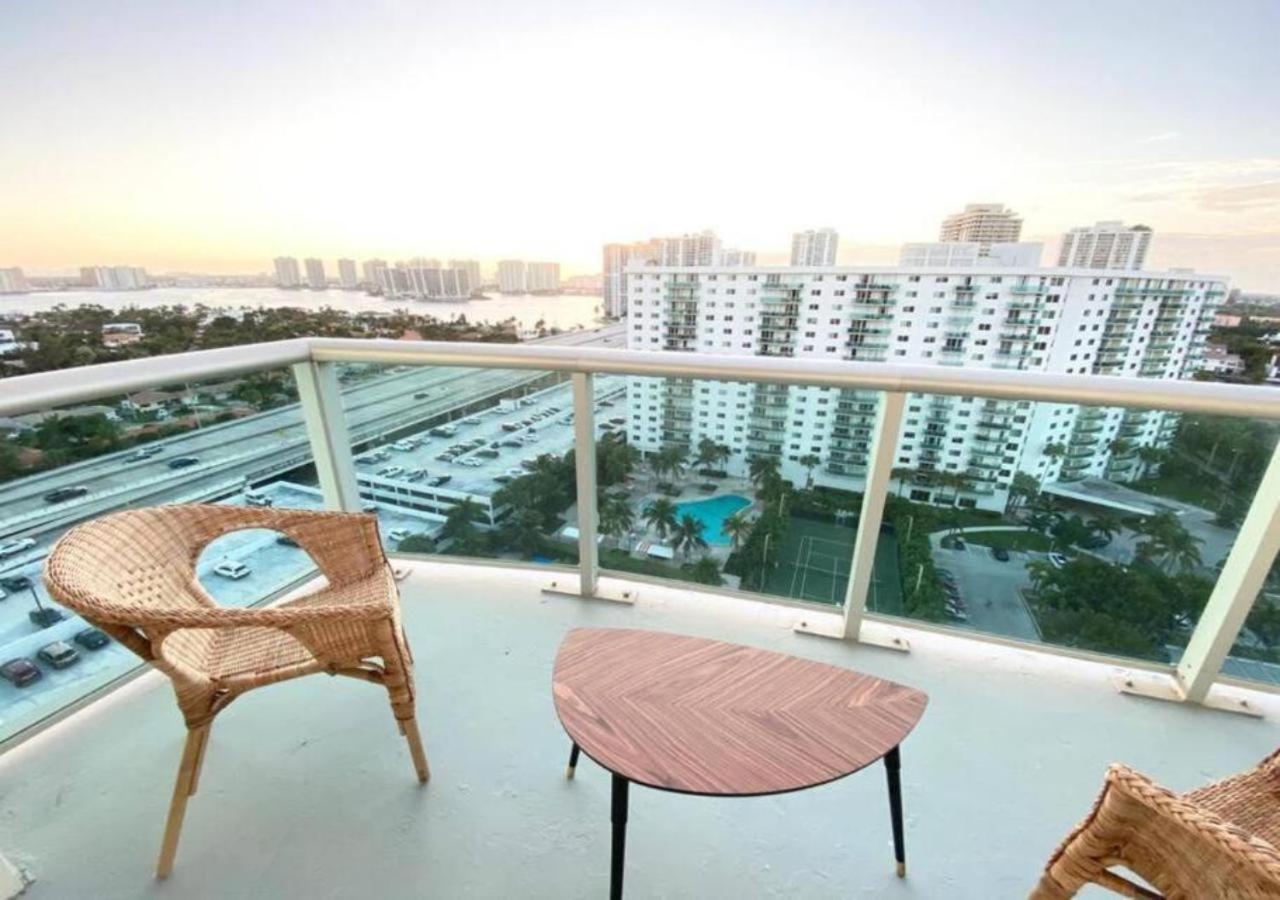 Zen Vacation Rentals Modern Penthouse Across Ocean Miami Beach Exterior foto